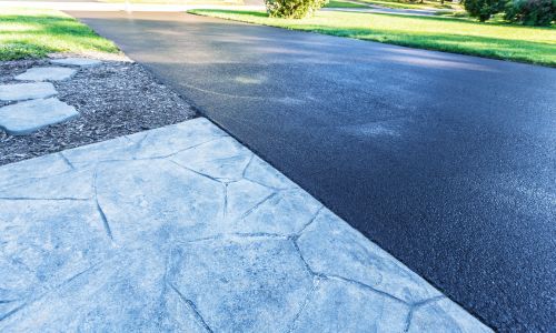 professional sealcoating driveway